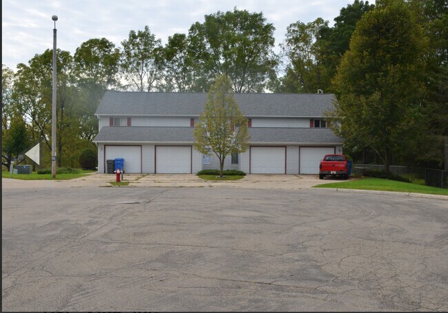 Building Photo - 205 Sunnyfield Ct