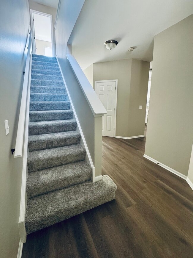 Building Photo - 404 N Patriot Dr
