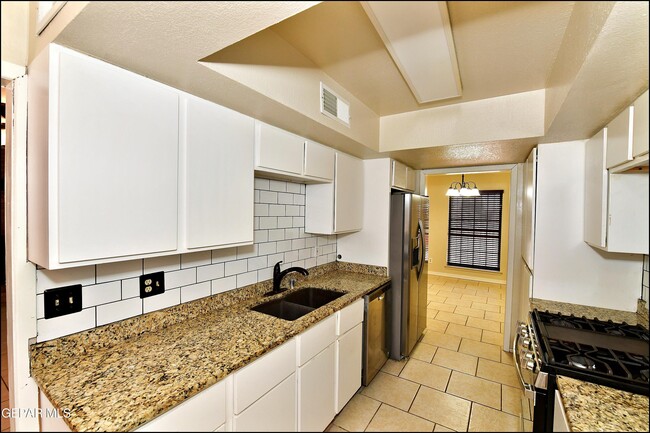 Building Photo - 4504 R J Lunn Ct