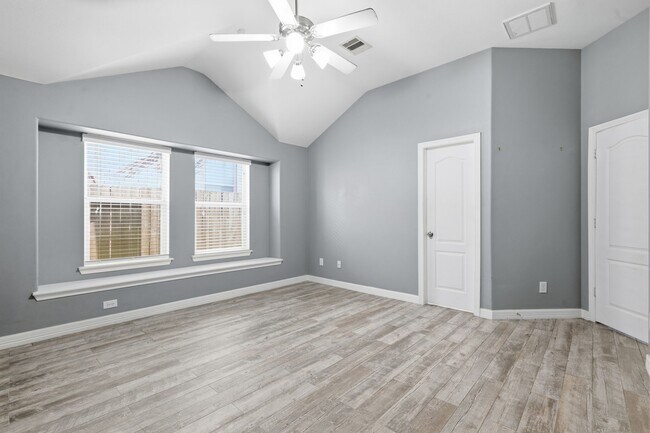 Building Photo - 1715 Round Oak Ln