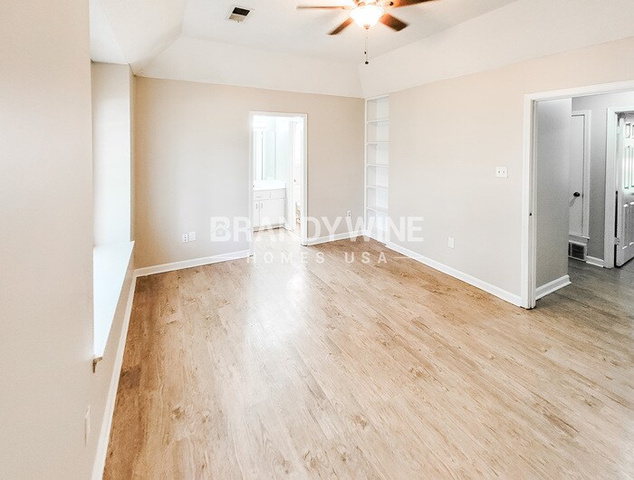 Building Photo - 4702 Crestfield Rd