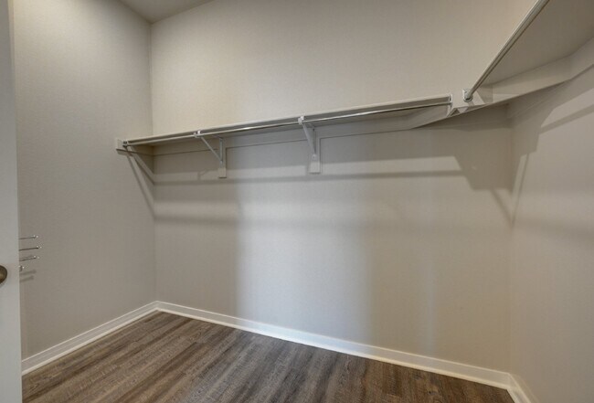 Building Photo - $2,000- 2 Bed, 2 Bath Condo in Littleton with AC and In Unit Laundry!