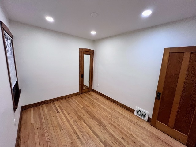 Building Photo - 5833 W Peterson Ave