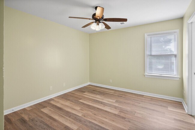 Building Photo - 3301 Orchard Manor Cir