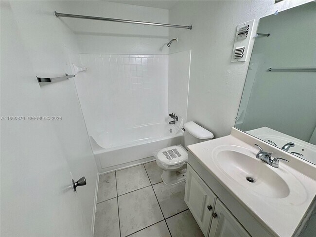 Building Photo - 1863 S Semoran Blvd