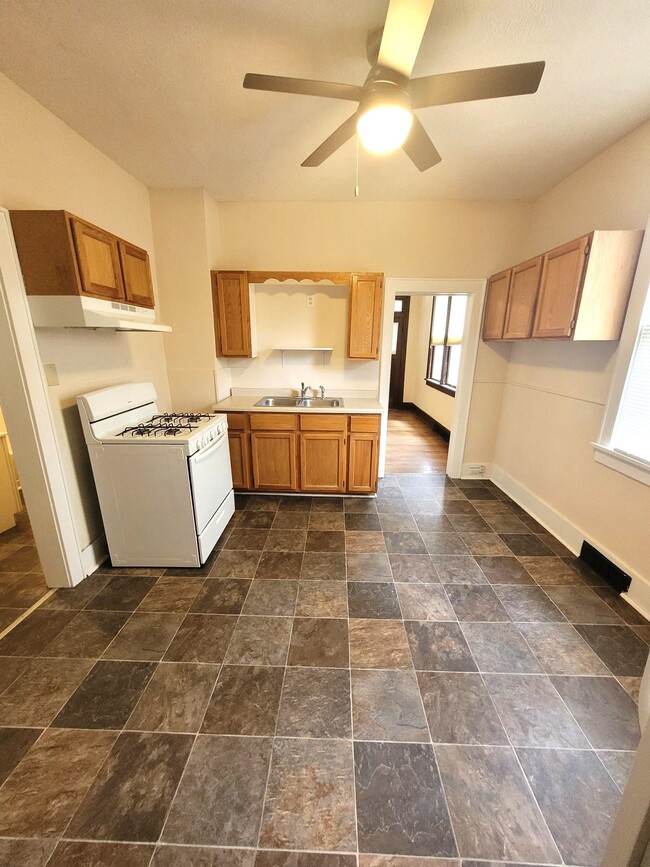 Building Photo - 4108 S 10th St