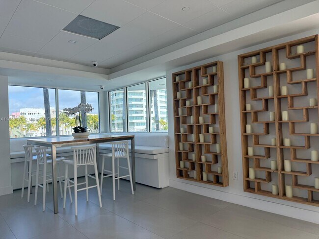 Building Photo - 5900 Collins Ave