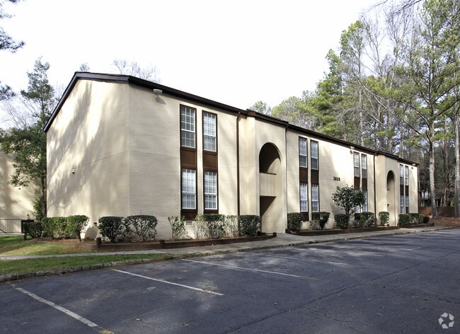 Building Photo - Lakewood Forest