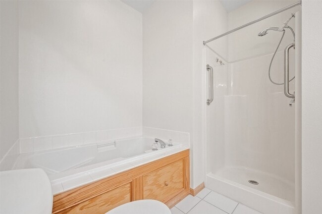 Building Photo - 5221 Village Run Ave