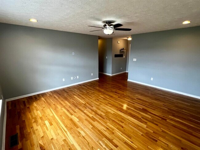 Building Photo - 342 Turkey Run Dr