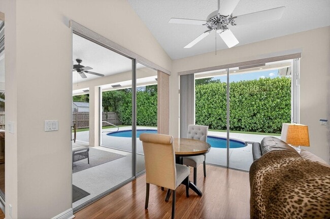 Building Photo - 13656 Carlton St