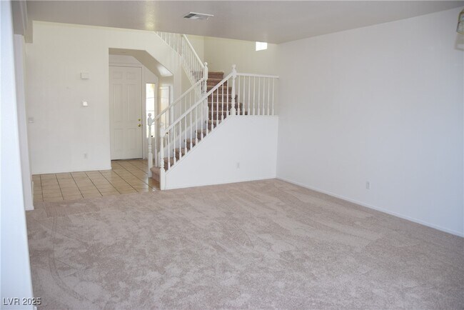Building Photo - 9454 Magnificent Ave