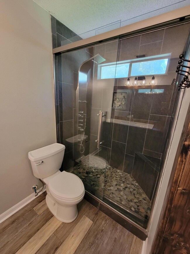 Building Photo - 400 Pristine Water Ln