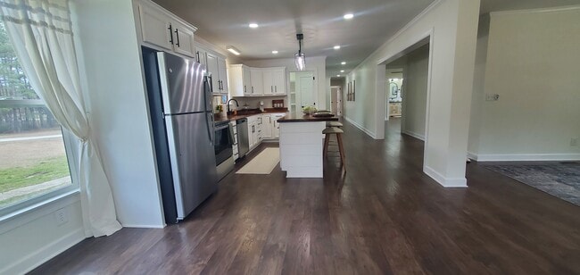 Building Photo - 33 Anna Dr