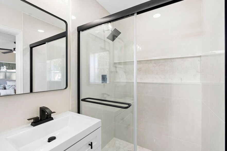 Building Photo - 505 Lake Shore Dr