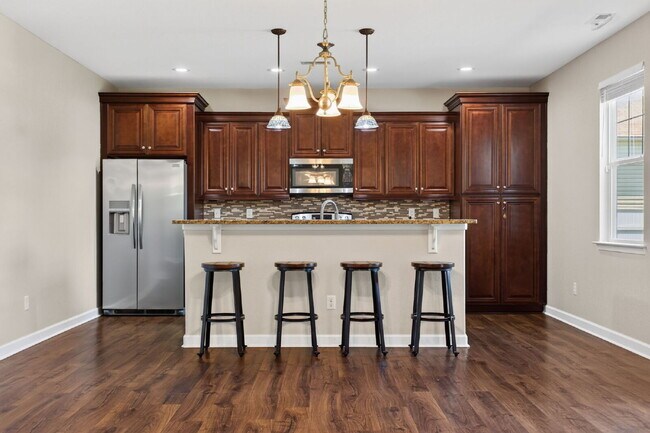 Building Photo - "Spacious 5-Bed featuring TWO PRIMARY SUITES with a beautiful backyard oasis in Norfolk!"