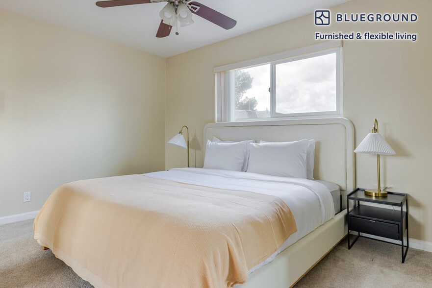 Building Photo - 160 Locksunart Way