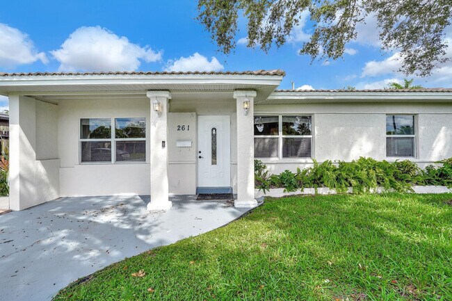 Building Photo - 261 NE 45th St