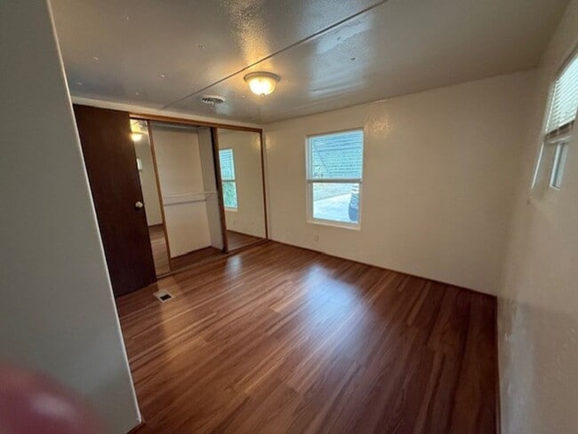 Building Photo - 3 Bedroom 2 Bath Single Wide Mobile - Cont...