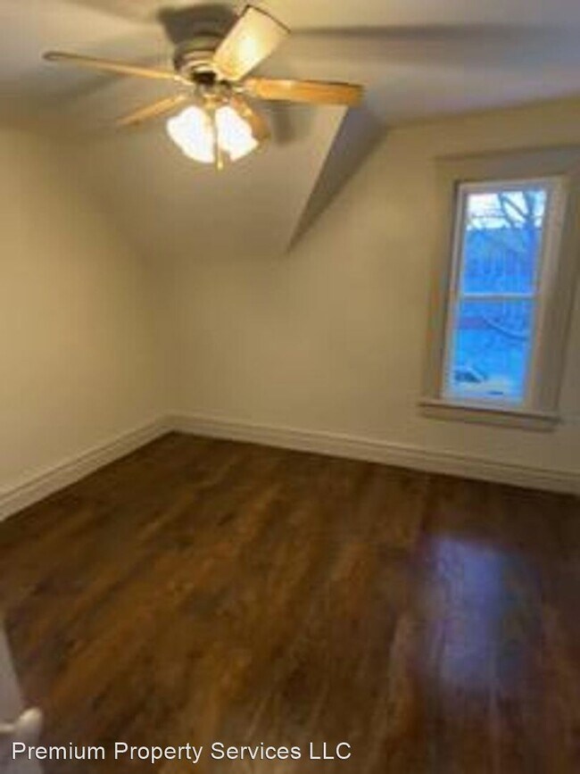 Building Photo - 3 br, 1 bath House - 1121 Oak Street