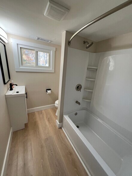 Building Photo - 3367 Parnell Dr