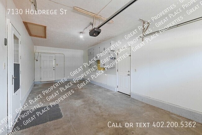 Building Photo - 7130 Holdrege St