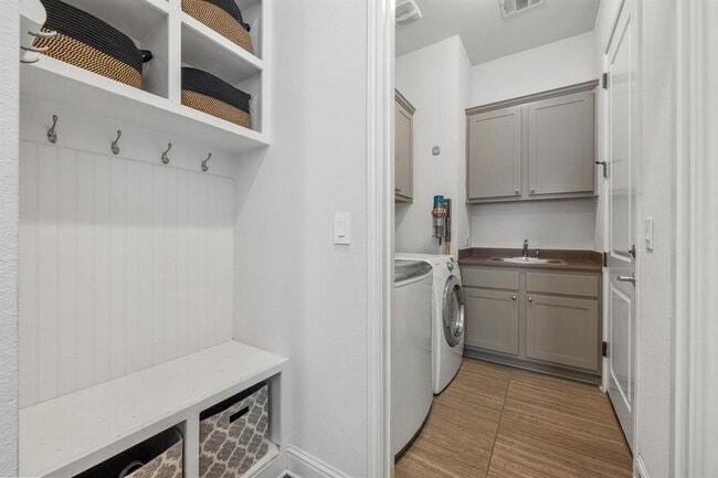 Building Photo - 6701 Teulada Dr
