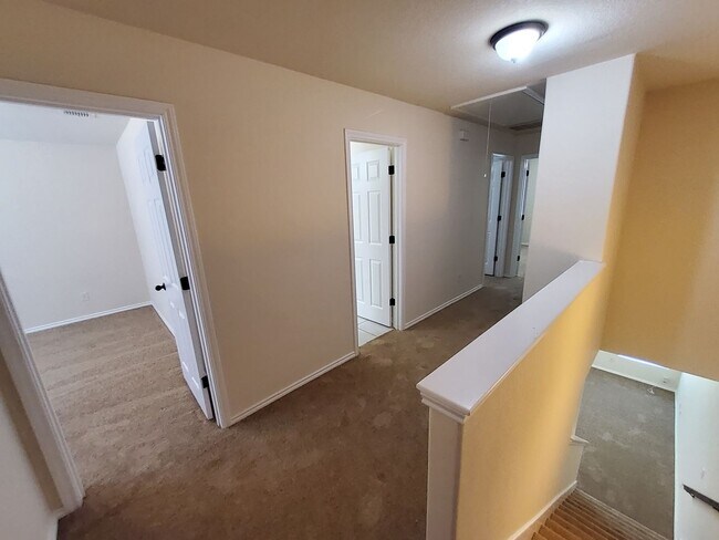 Building Photo - 8712 Vista De Nubes