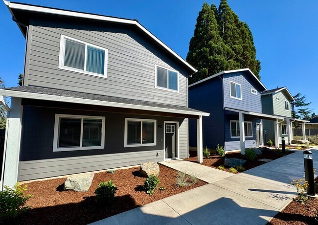 Building Photo - Newly Built 3 Bed, 2.5 Bath Cottage Homes with Free Wifi Internet