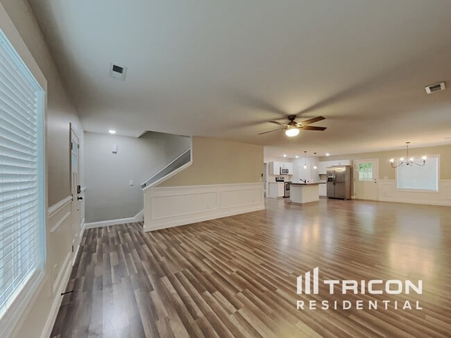 Building Photo - 19 Bloomwood Heights