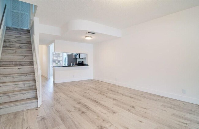 Building Photo - 16637 Hemingway Dr