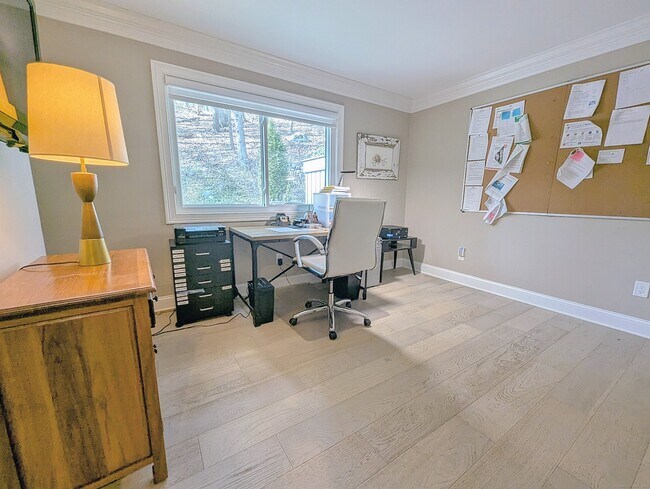 Building Photo - 1036 Heritage Vlg