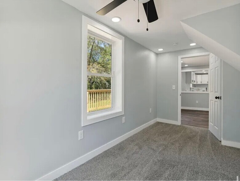 Building Photo - 7 Farnsworth St