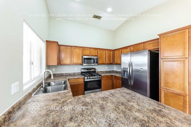 Building Photo - 5433 W Grove St