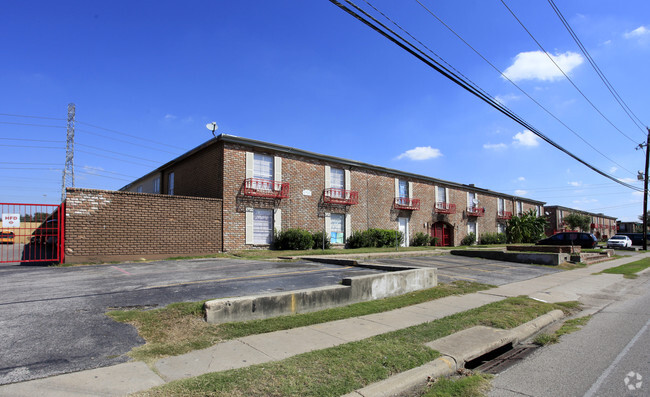 Primary Photo - La Hacienda Apartments