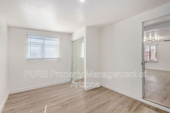 Building Photo - 1538 W Fillmore St