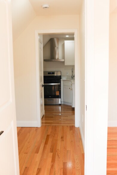 Building Photo - 170 Salem St