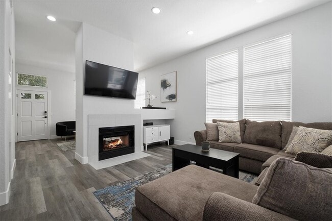 Building Photo - 8102 E Santo Ct