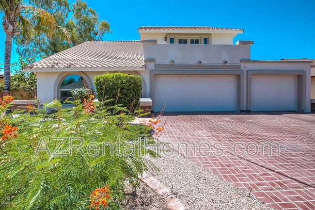 Building Photo - 1033 W Madero Ave