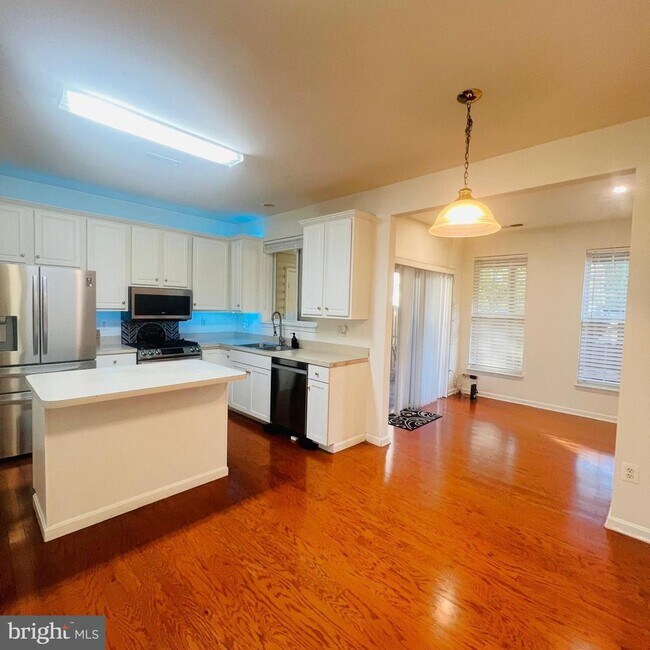 Building Photo - 13129 Park Crescent Cir