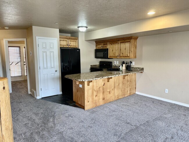 Building Photo - 3521 N Fox Run Dr