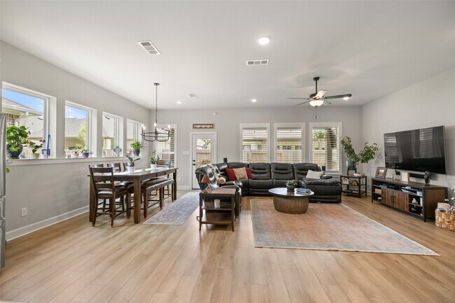 Building Photo - 29622 Cedar Elm Wy