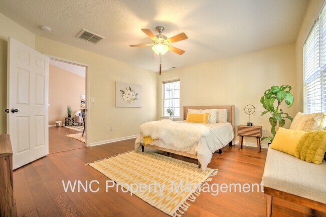 Building Photo - 302 Creeks End Cir