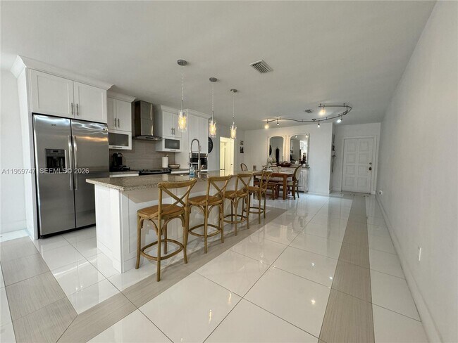 Building Photo - 7002 Holly Rd