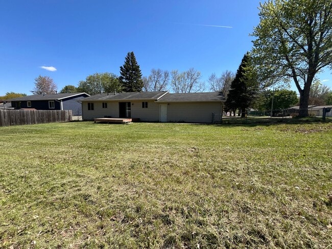 Building Photo - Updated 4 Bed/2 Bath East Side Ranch Home for Rent!!