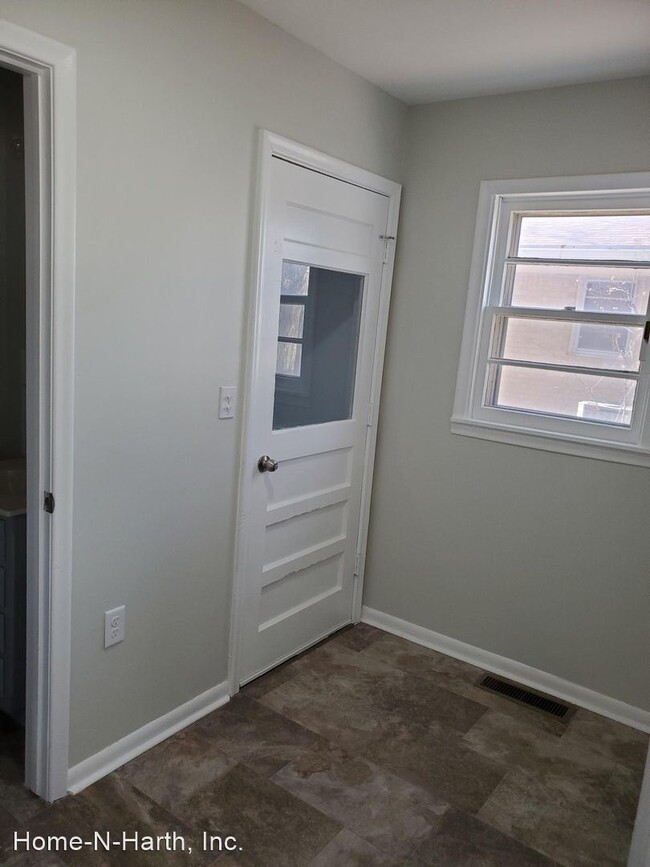 Building Photo - 3 br, 1.5 bath House - 8108 E Indianapolis