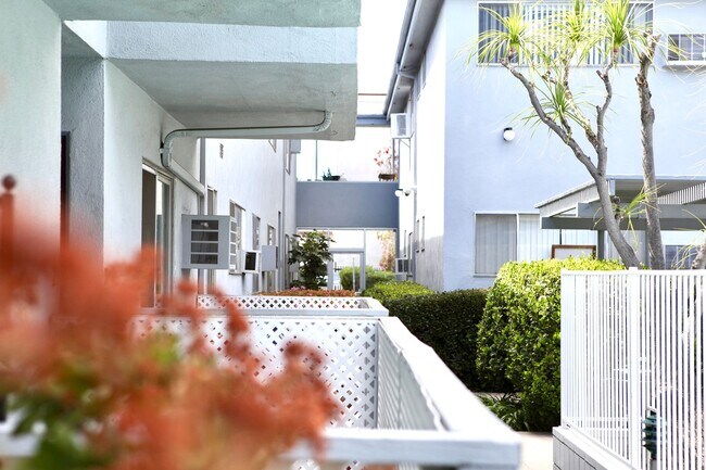 Building Photo - Corteen Apartments