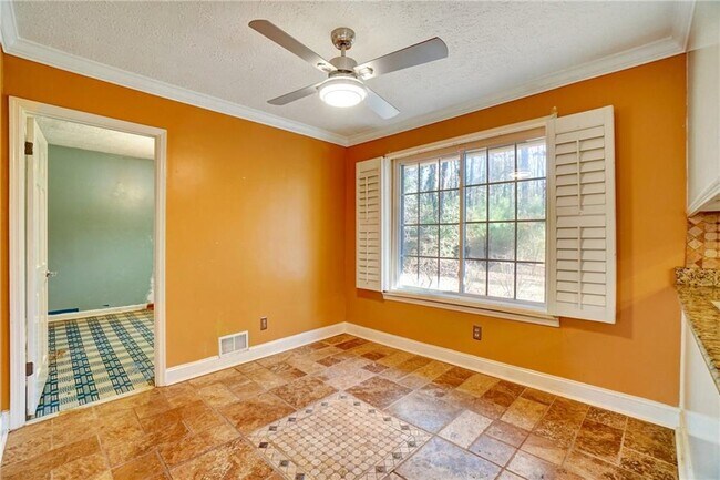 Building Photo - 648 Cativo Dr SW