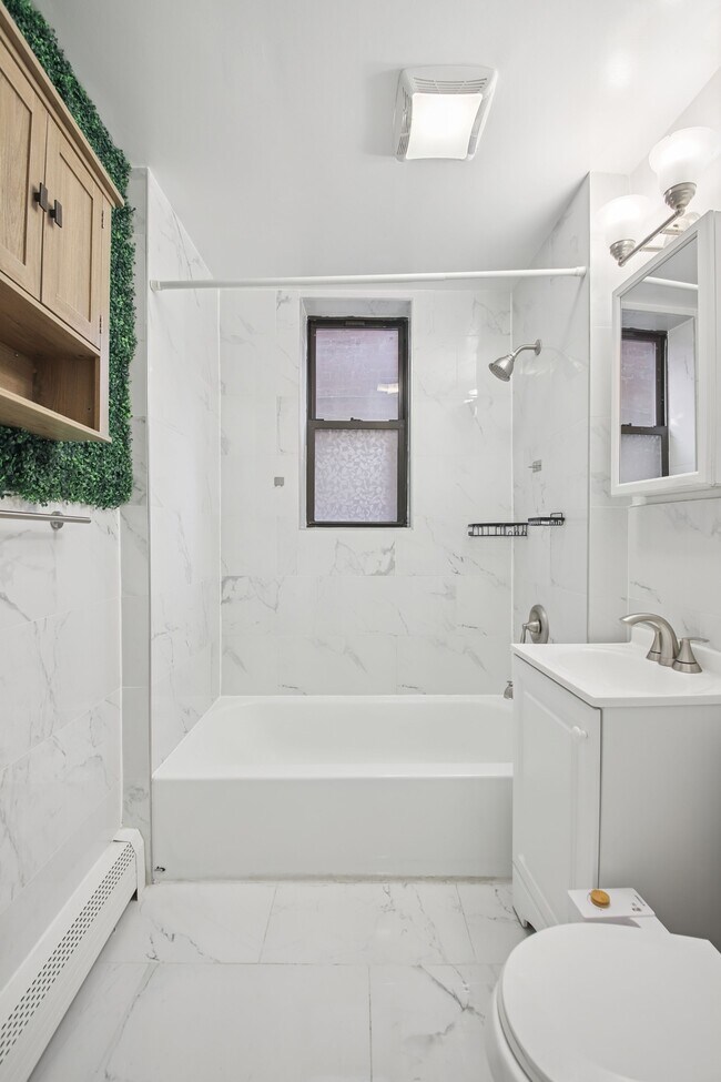 Building Photo - 122A Baldwin Ave