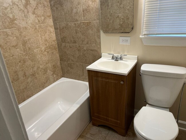 Building Photo - Wonderful Rambler Close to NIH, Walter Ree...